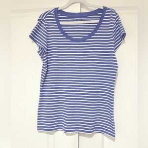 Tahari Essentials T shirt Size XL like new